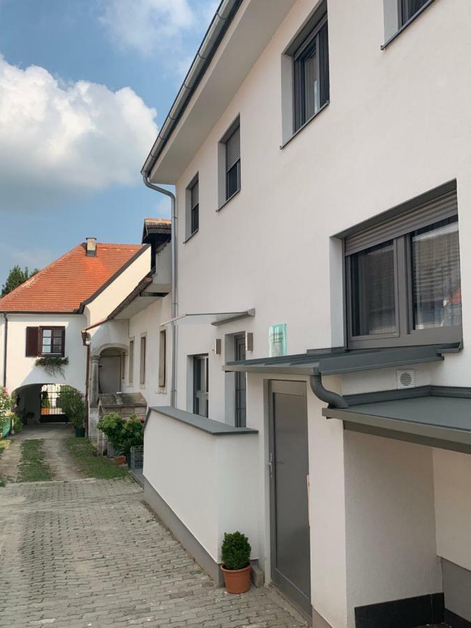 Ferienwohnungen Zum Briefmarkenhaus Mörbisch am See Exterior foto